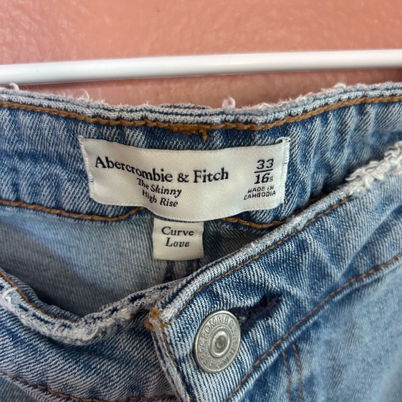 Abercrombie & Fitch Curve Love The Skinny High Rise - Picture 2 of 3